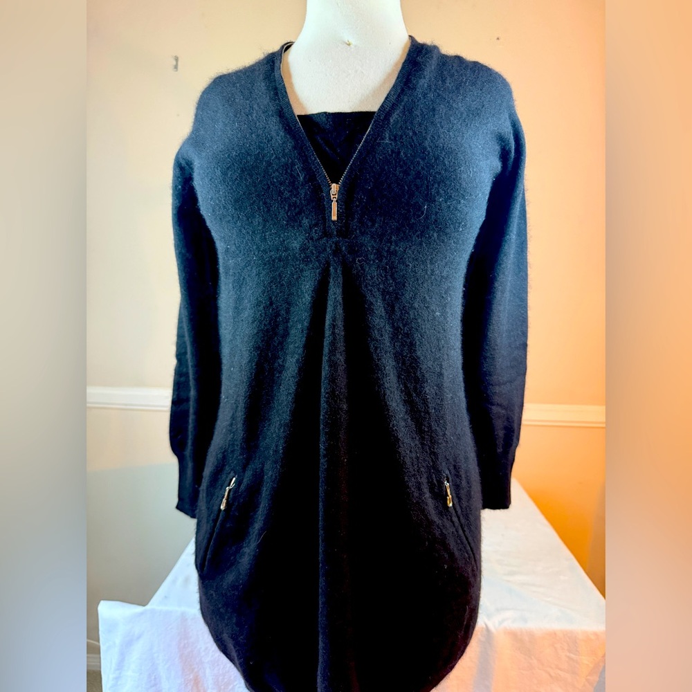 Cashmere Tunic, Black, with 1/4 zip Neck and Side Zip Pockets. Equivalent to XL.